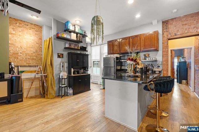 72 Columbia Street, Newark, NJ 07102