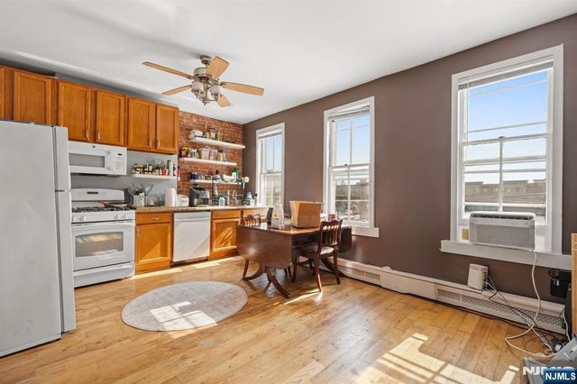 72 Columbia Street, Newark, NJ 07102