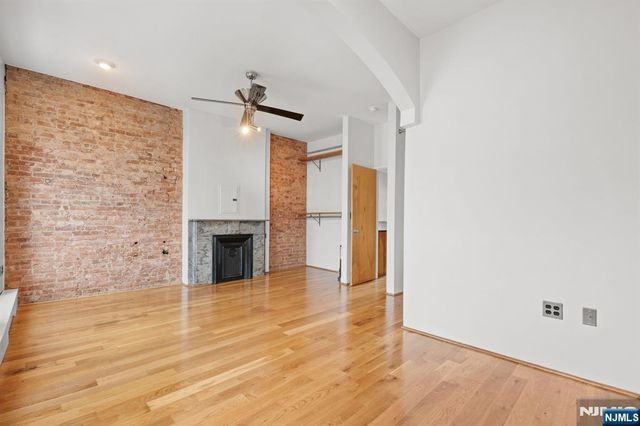 72 Columbia Street, Newark, NJ 07102