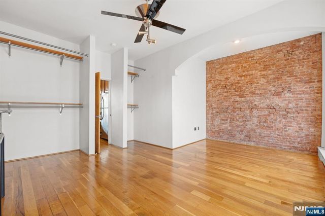 72 Columbia Street, Newark, NJ 07102
