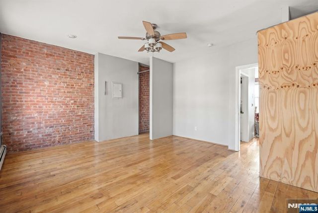 72 Columbia Street, Newark, NJ 07102