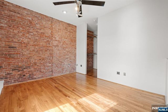 72 Columbia Street, Newark, NJ 07102