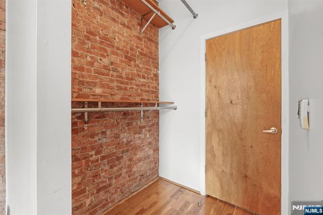 72 Columbia Street, Newark, NJ 07102
