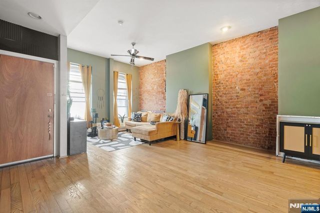 72 Columbia Street, Newark, NJ 07102
