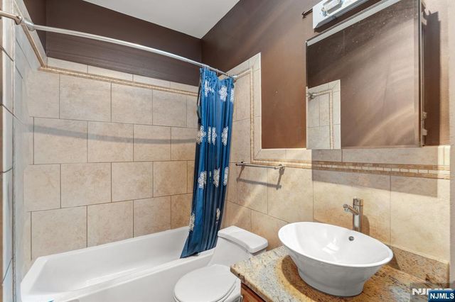 72 Columbia Street, Newark, NJ 07102