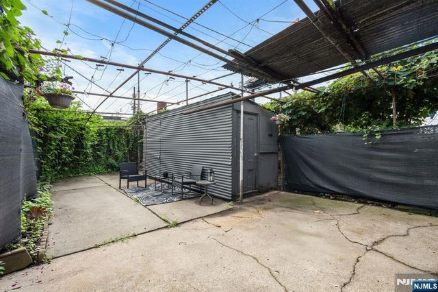 72 Columbia Street, Newark, NJ 07102