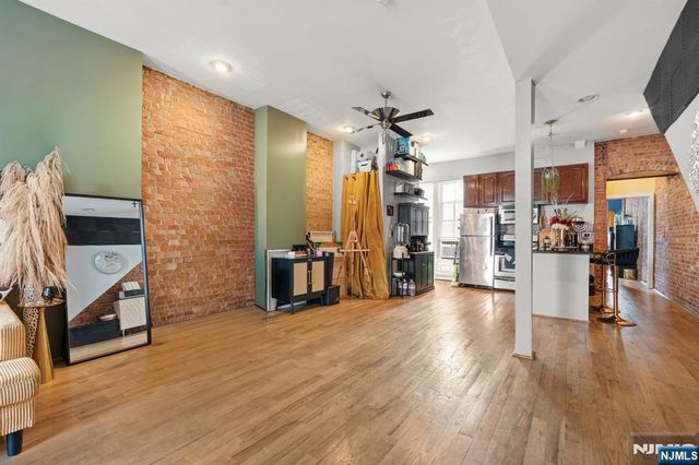 72 Columbia Street, Newark, NJ 07102