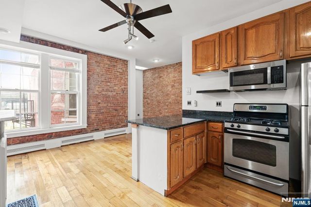 72 Columbia Street, Newark, NJ 07102