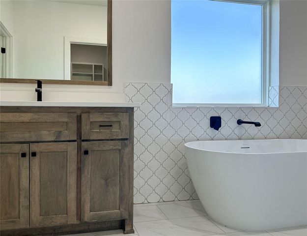 4601 Maple Ridge Drive, Edmond, OK 73034