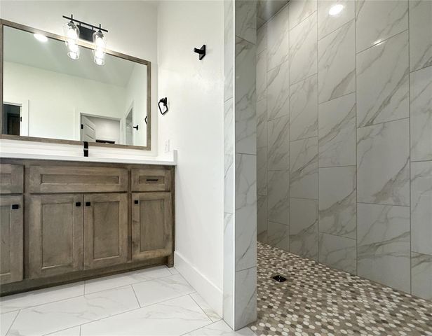 4601 Maple Ridge Drive, Edmond, OK 73034