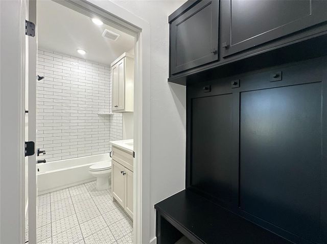 4601 Maple Ridge Drive, Edmond, OK 73034