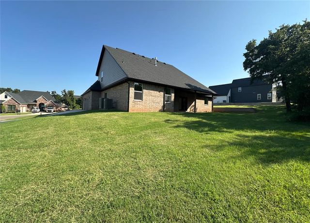 4601 Maple Ridge Drive, Edmond, OK 73034