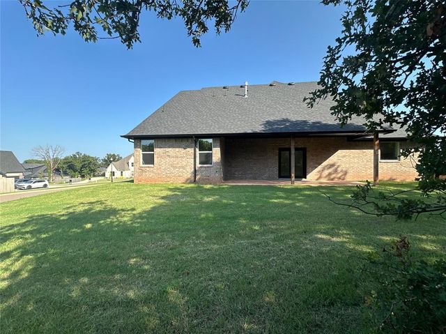 4601 Maple Ridge Drive, Edmond, OK 73034