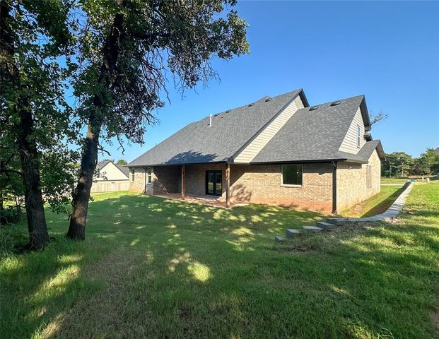 4601 Maple Ridge Drive, Edmond, OK 73034