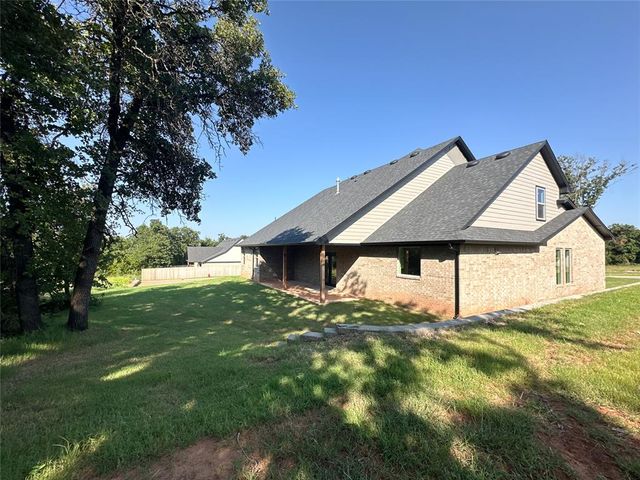 4601 Maple Ridge Drive, Edmond, OK 73034