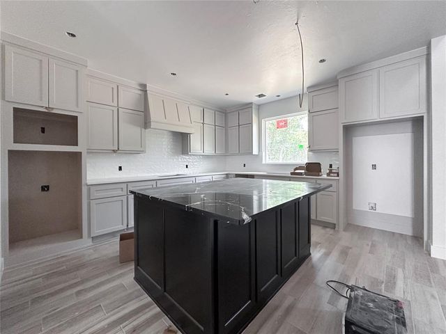4601 Maple Ridge Drive, Edmond, OK 73034
