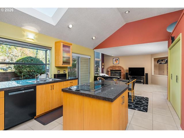 16035 Nw ELIZABETH Ct, Beaverton, OR 97006