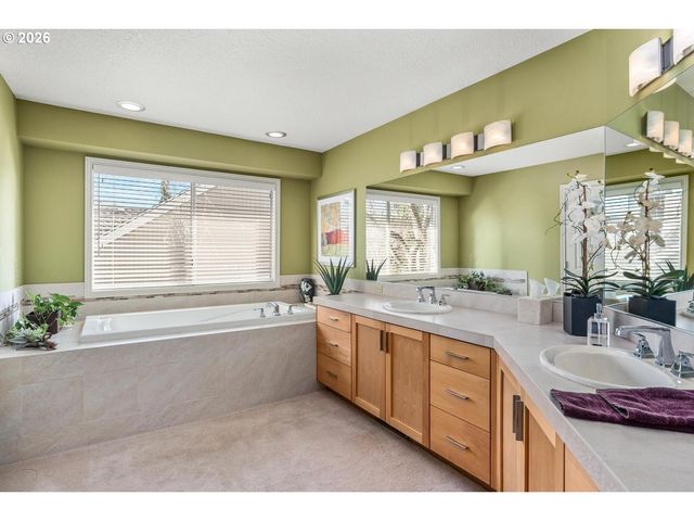 16035 Nw ELIZABETH Ct, Beaverton, OR 97006