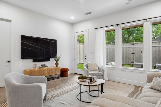 5104 Vandelia Street, Dallas, TX 75235
