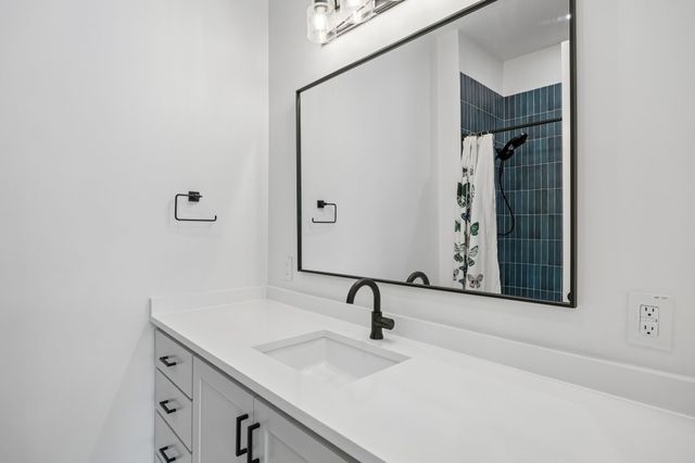 5104 Vandelia Street, Dallas, TX 75235