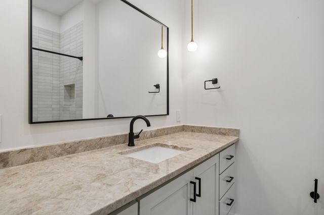 5104 Vandelia Street, Dallas, TX 75235