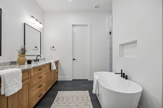 5104 Vandelia Street, Dallas, TX 75235