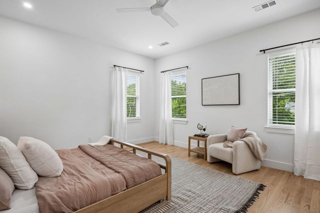 5104 Vandelia Street, Dallas, TX 75235