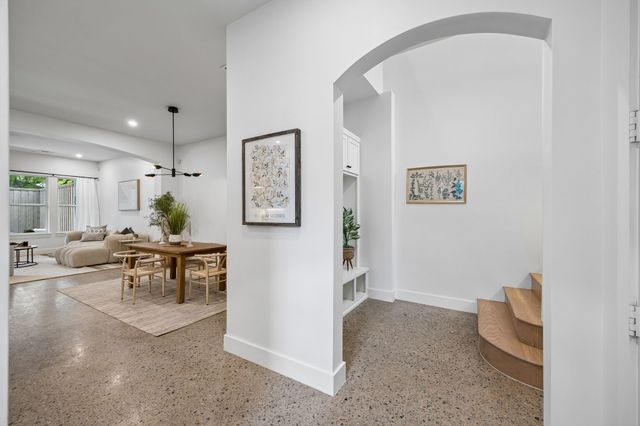 5104 Vandelia Street, Dallas, TX 75235