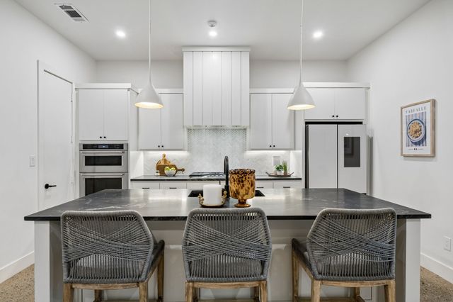 5104 Vandelia Street, Dallas, TX 75235
