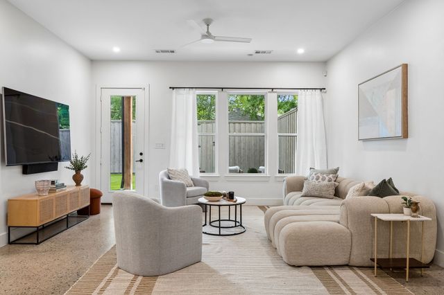5104 Vandelia Street, Dallas, TX 75235