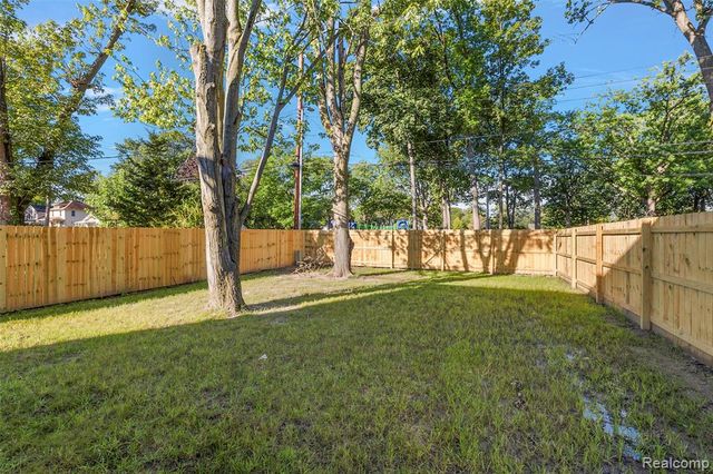 3121 Grayson Street, Ferndale, MI 48220