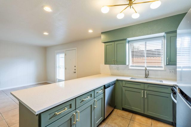 5802 Belmoor DR B, Austin, TX 78723