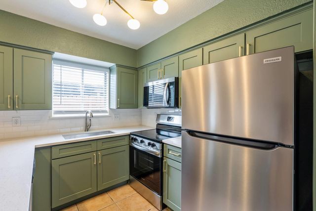 5802 Belmoor DR B, Austin, TX 78723