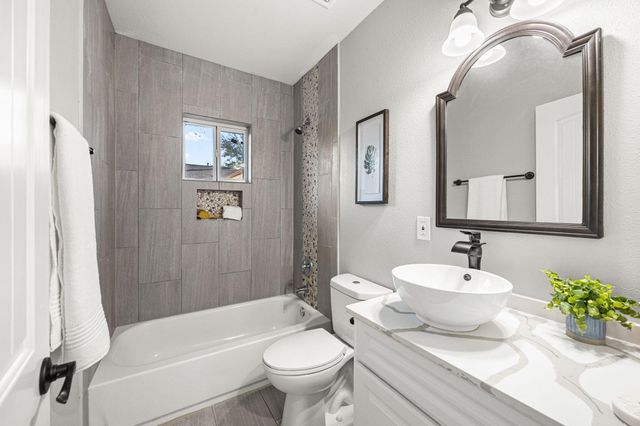 1405 Walton Street, Houston, TX 77009