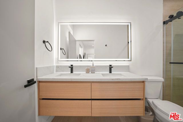 13692 Erwin Street, Van Nuys (los Angeles), CA 91401