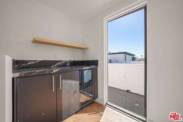 13692 Erwin Street, Van Nuys (los Angeles), CA 91401