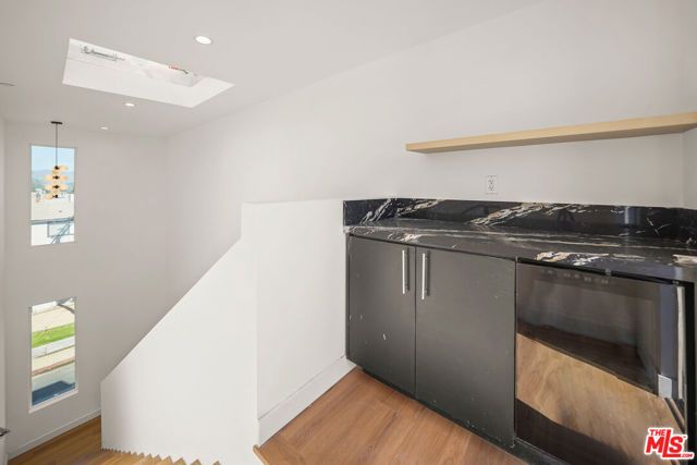 13692 Erwin Street, Van Nuys (los Angeles), CA 91401