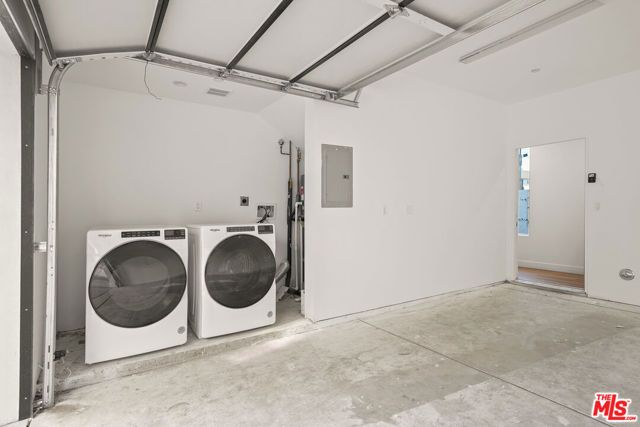 13692 Erwin Street, Van Nuys (los Angeles), CA 91401