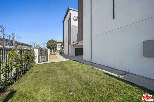 13692 Erwin Street, Van Nuys (los Angeles), CA 91401