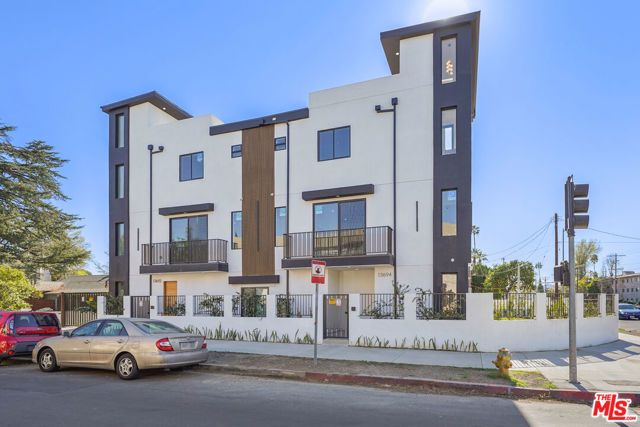 13692 Erwin Street, Van Nuys (los Angeles), CA 91401
