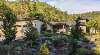 139 NE Vertical Drive, Grants Pass, OR 97526