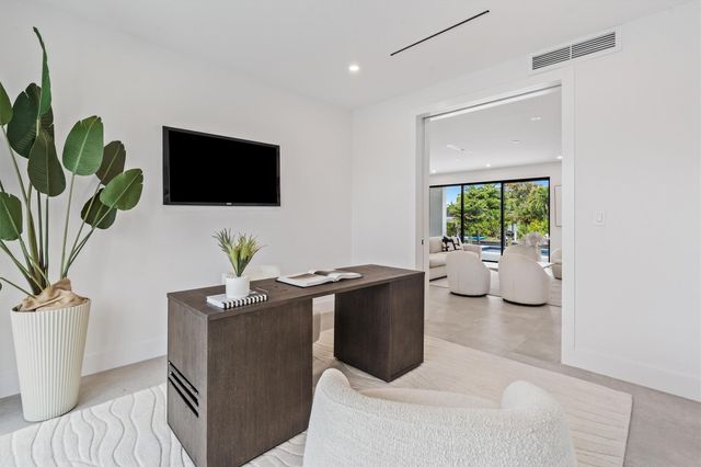 1113 Avocado Isle, Fort Lauderdale, FL 33315