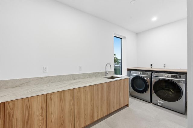 1113 Avocado Isle, Fort Lauderdale, FL 33315