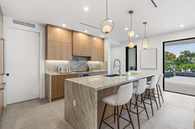 1113 Avocado Isle, Fort Lauderdale, FL 33315