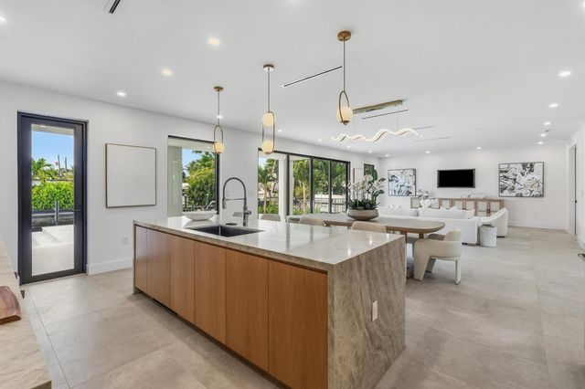 1113 Avocado Isle, Fort Lauderdale, FL 33315