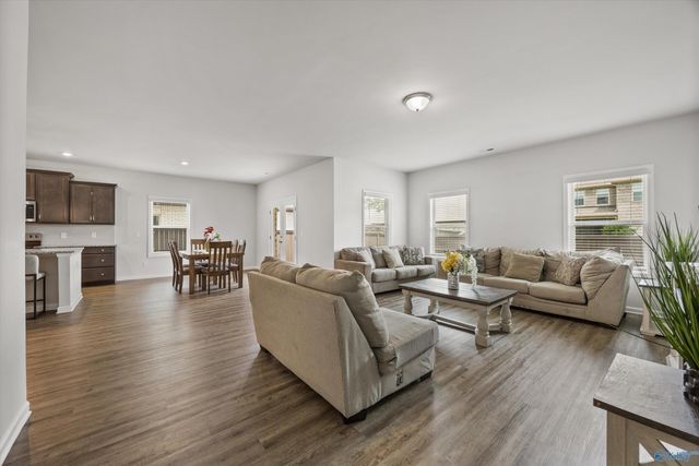 107 Barlow Way, Owens Cross Roads, AL 35763