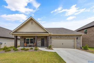 107 Barlow Way, Owens Cross Roads, AL 35763