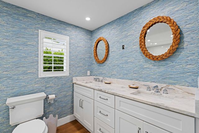 142 Peruvian Avenue 1020, Palm Beach, FL 33480