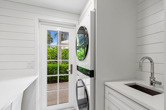 142 Peruvian Avenue 1020, Palm Beach, FL 33480