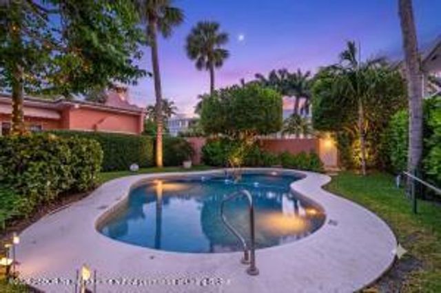 142 Peruvian Avenue 1020, Palm Beach, FL 33480